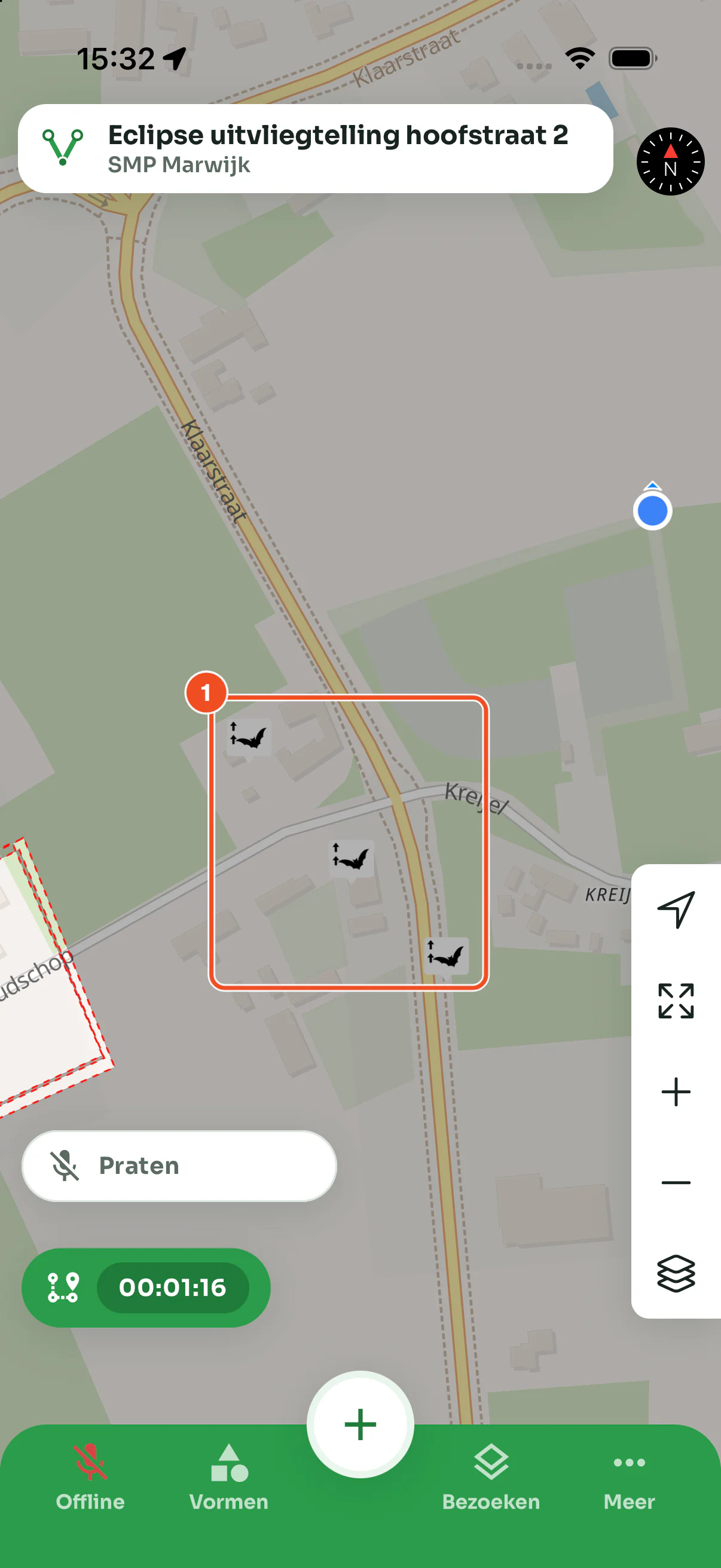 De kaart met drie uitvliegtelling-pins bij een straat: een vleermuis met een pijl omhoog