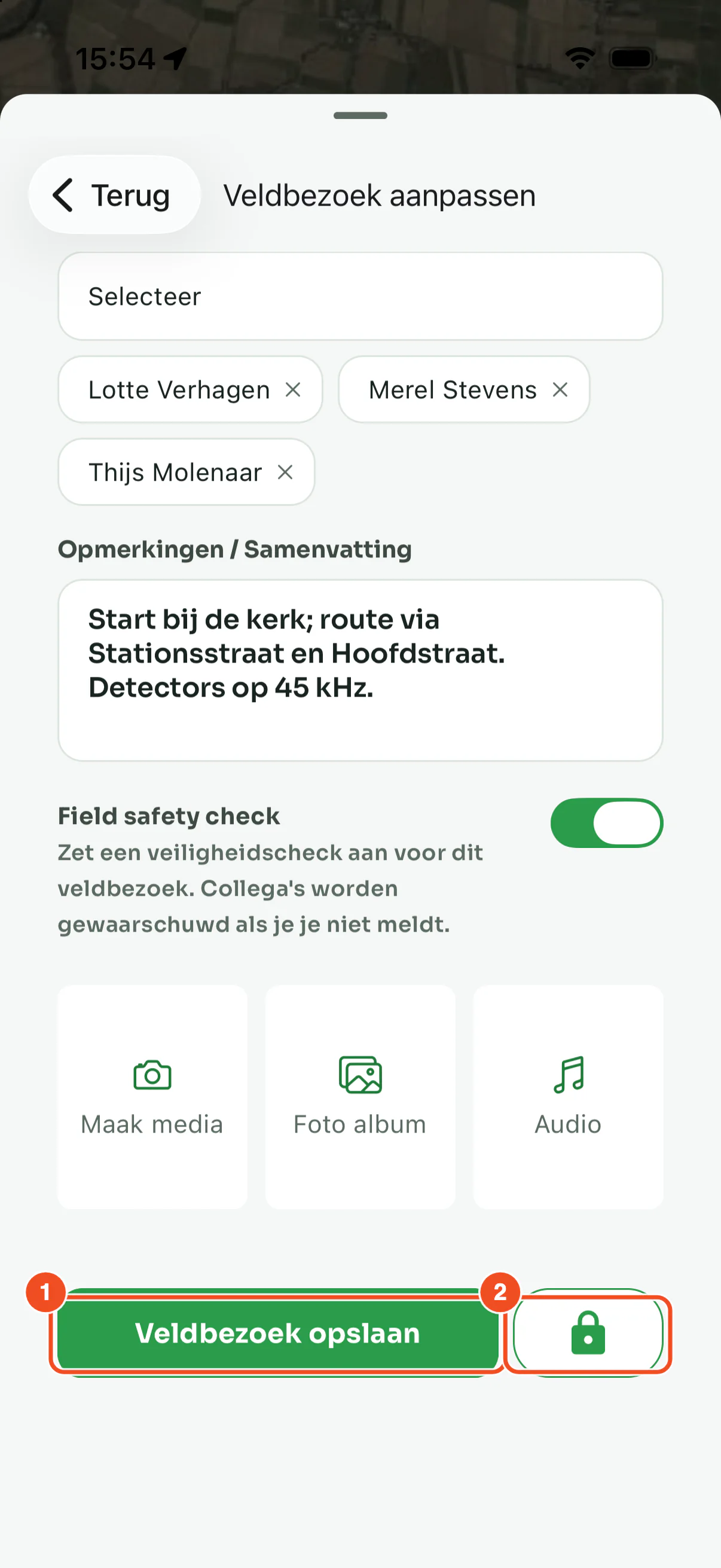 De knop Veldbezoek opslaan en het slotje onderaan het veldbezoekformulier