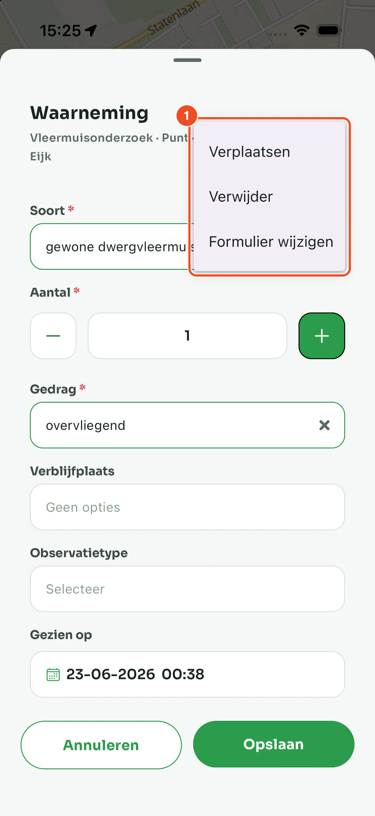 Het menu rechtsboven in het formulier met Verplaatsen, Verwijder en Formulier wijzigen