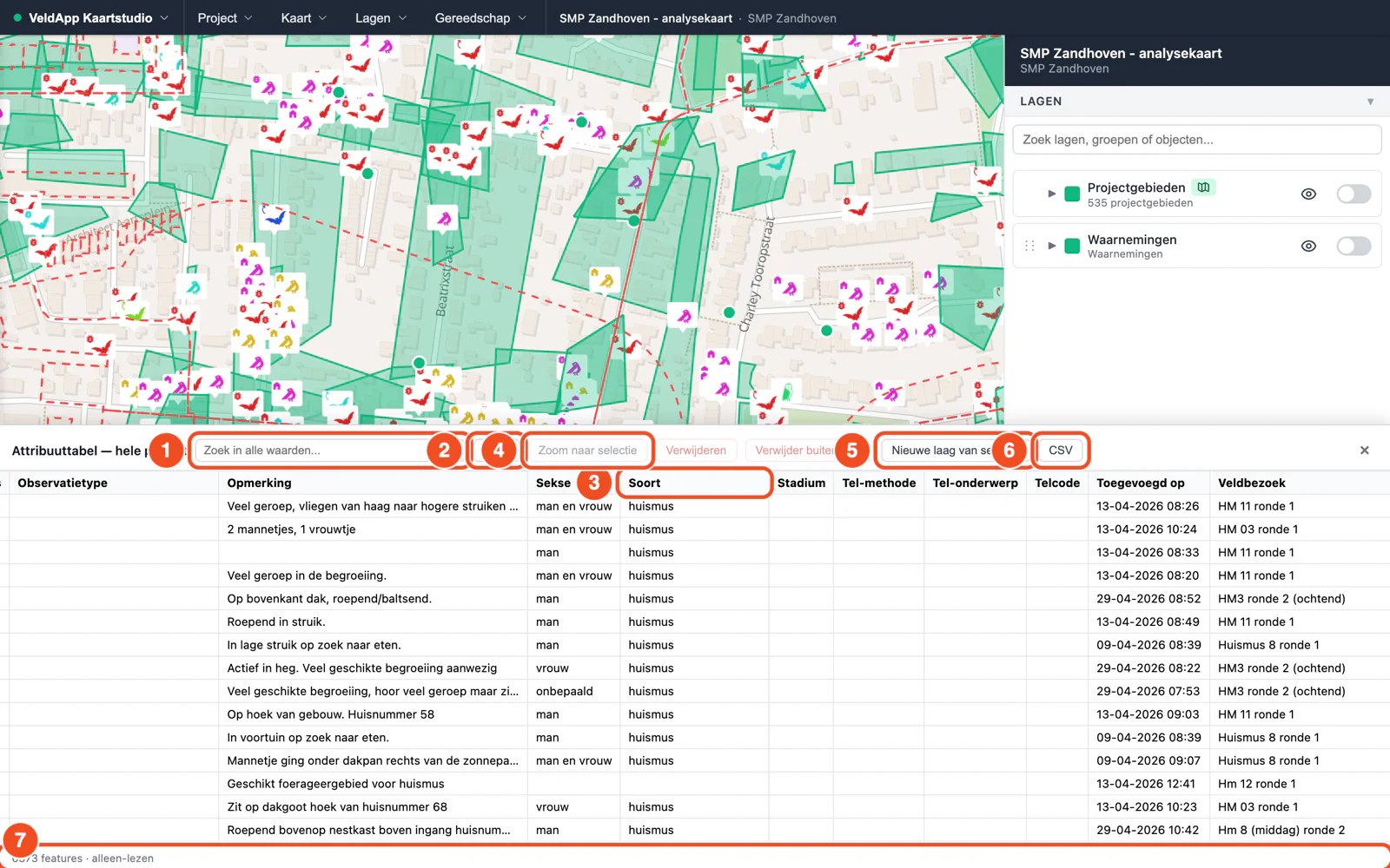 De attribuuttabel voor het hele project onderaan de kaart, met het zoekveld, de knop Filter, de kolomkoppen, de knoppen Zoom naar selectie, Nieuwe laag van selectie en CSV, en de statusregel