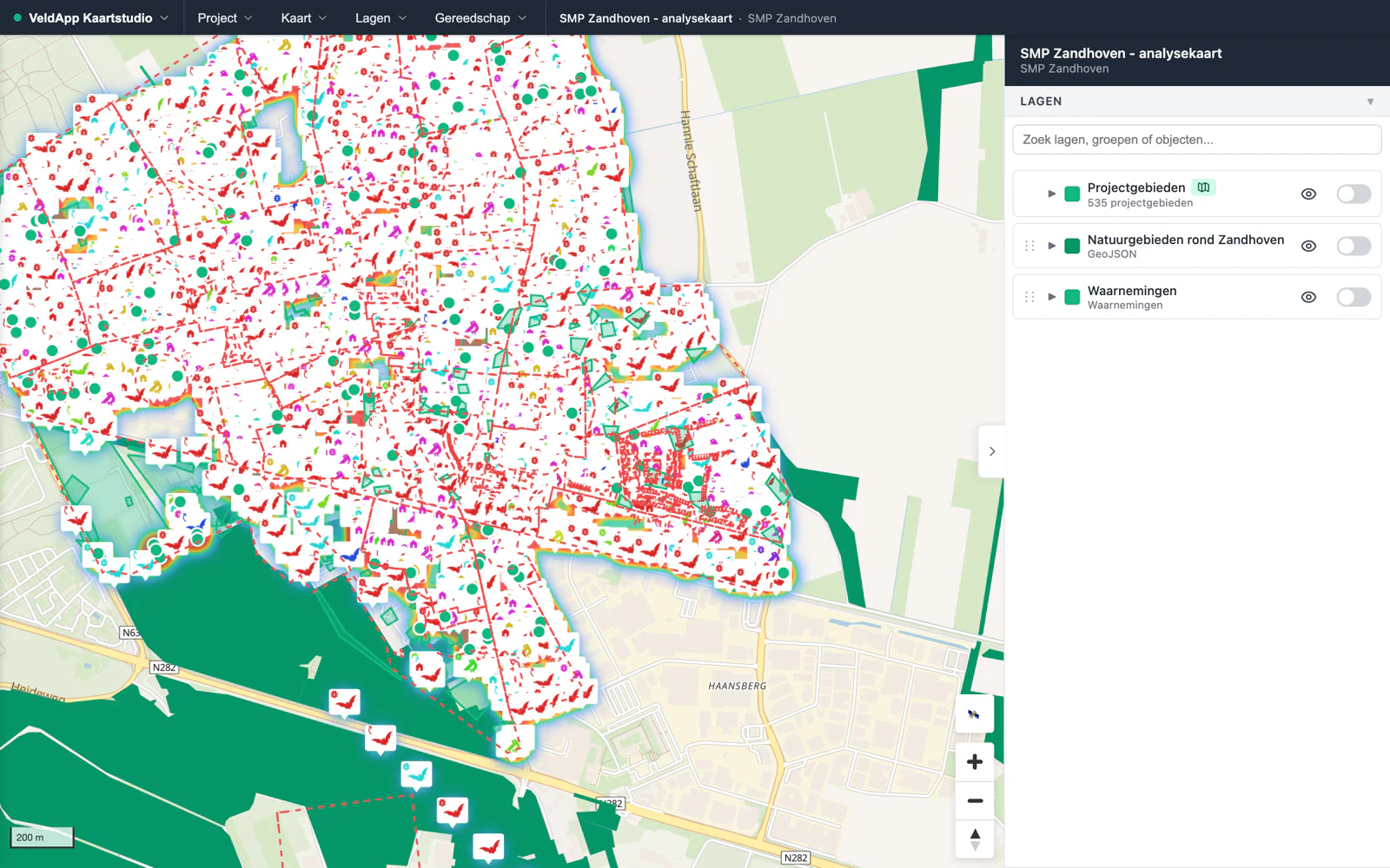 De kaart van het projectgebied met een heatmap over de waarnemingen: rood waar de dichtheid het hoogst is