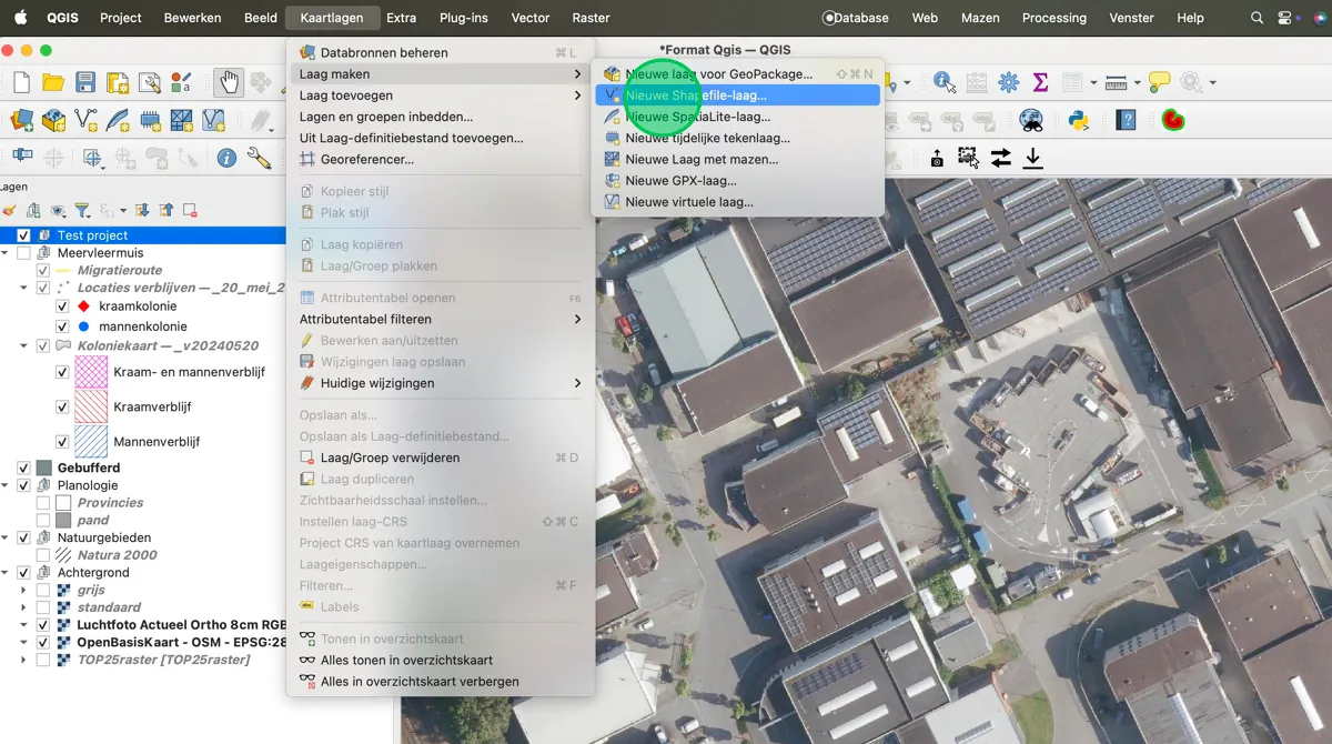 Het menu Kaartlagen in QGIS met de optie Nieuwe Shapefile-laag
