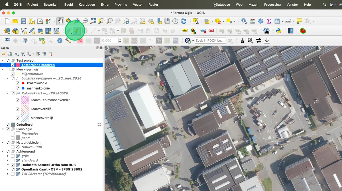 Het potloodicoon Bewerken aan/uitzetten in de werkbalk van QGIS