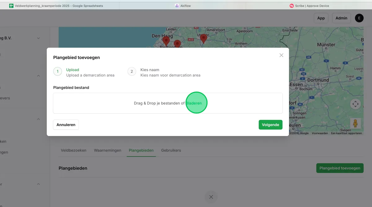 Het uploadvenster met het GeoJSON-bestand en een groene voortgangsbalk