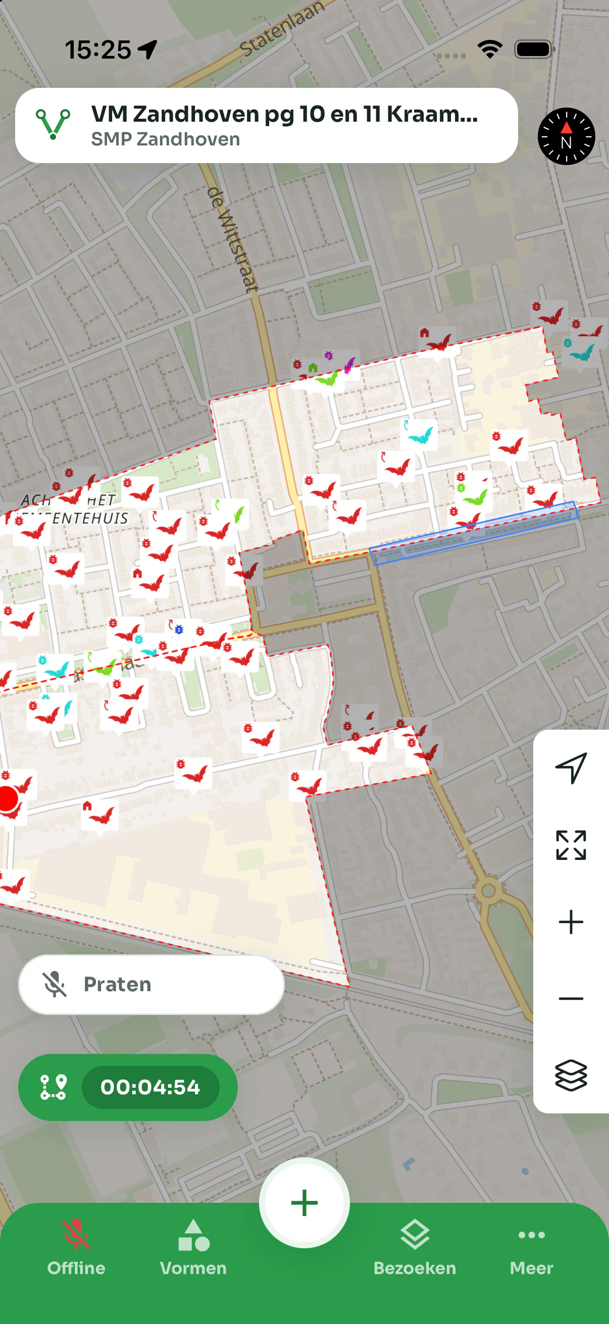 Het plangebied uitgelicht op de stratenkaart: binnen de rode begrenzing waarnemingen met soort-iconen, daarbuiten de kaart gedimd