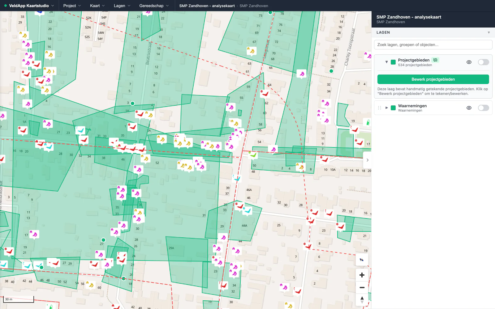 Kaartstudio op straatniveau: groene projectgebieden over de percelen, waarnemingen met soort-iconen en rechts het lagenpaneel